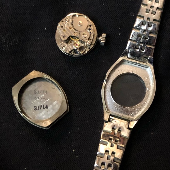 Caravelle by bulova watch simple but elegant - Picture 7 of 12